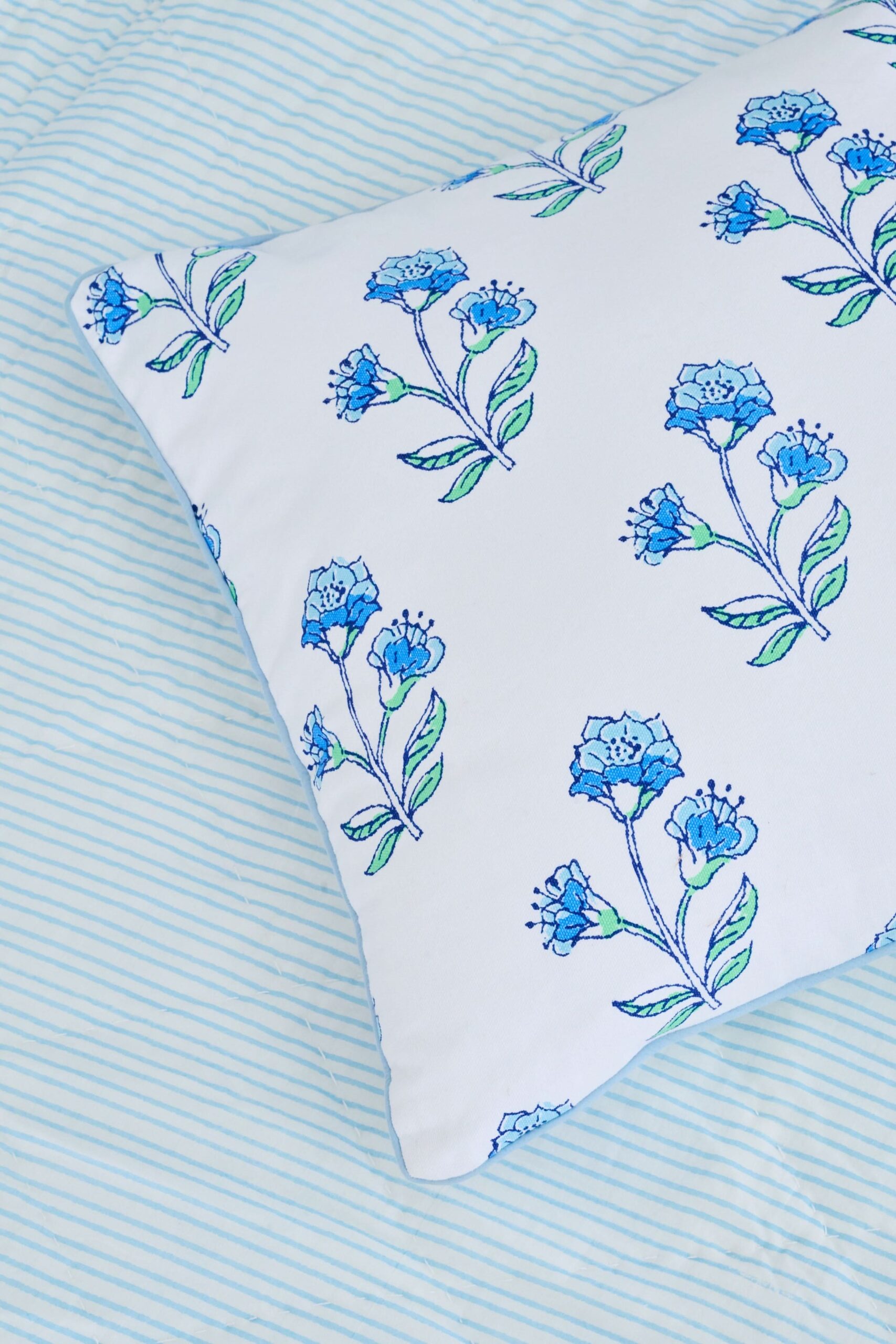 Rosa Floral Decorative Pillow