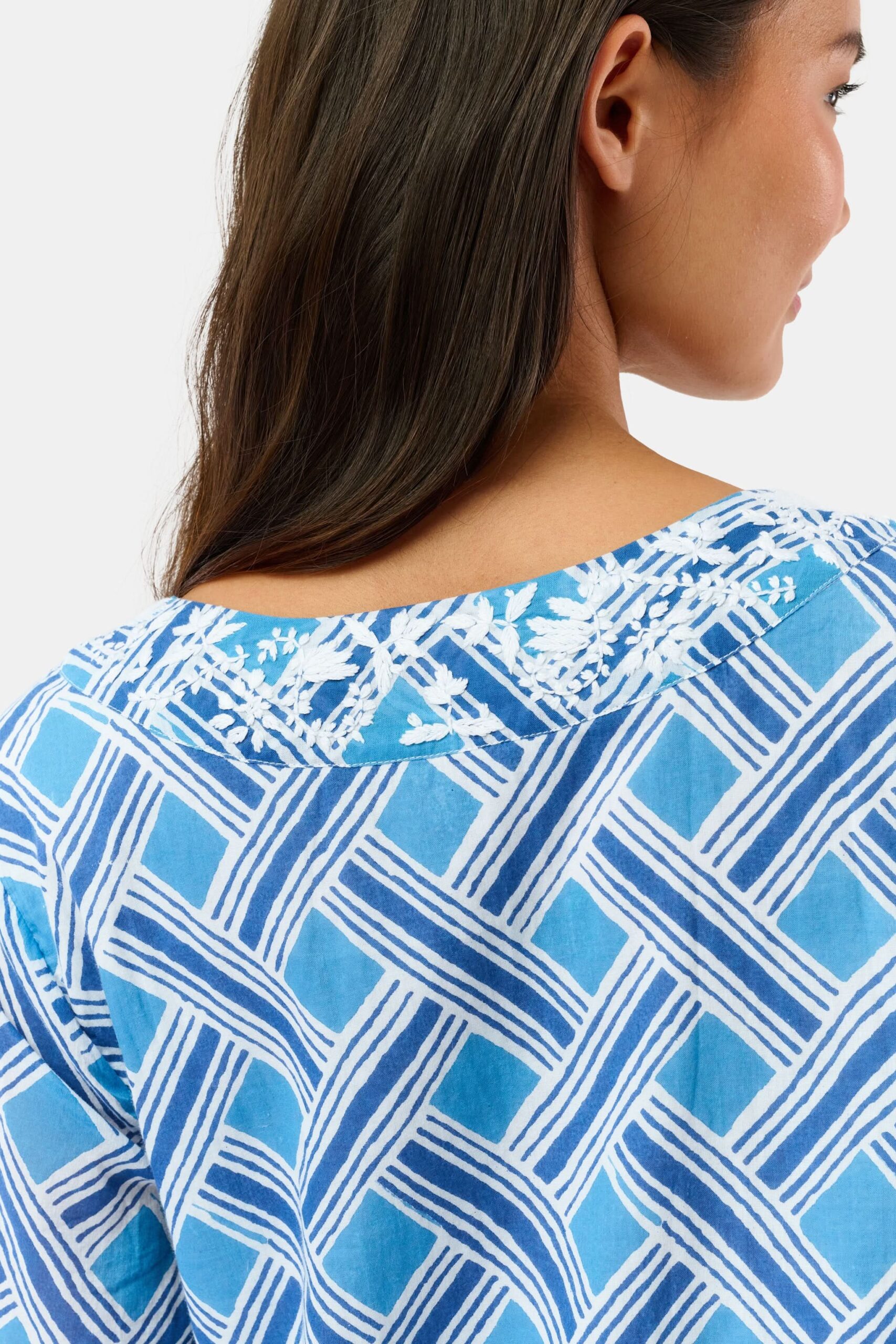 Liana Astrella Kurta
