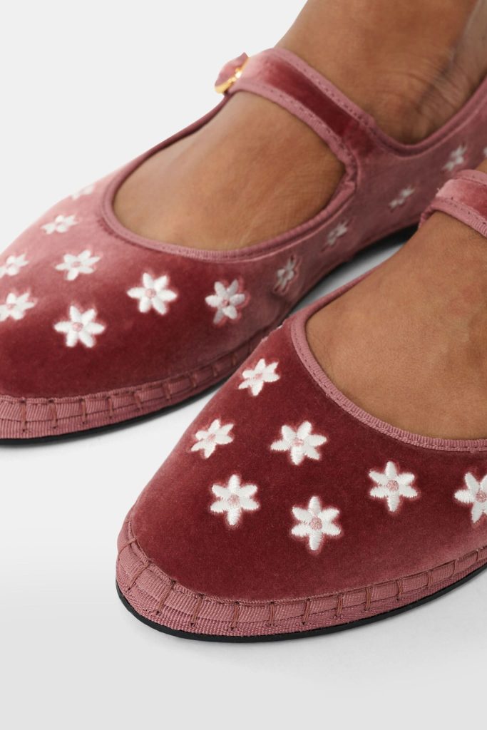 Daisy Embroidery Mary Jane